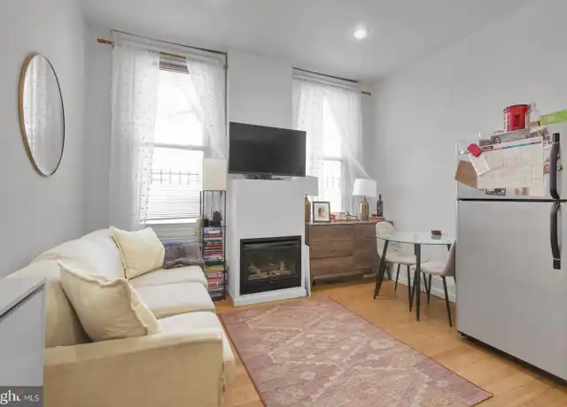 Property at 619 S 16th St Unit 1F, Philadelphia, PA, 19146, 1 bed, 1 bath, [object Object]