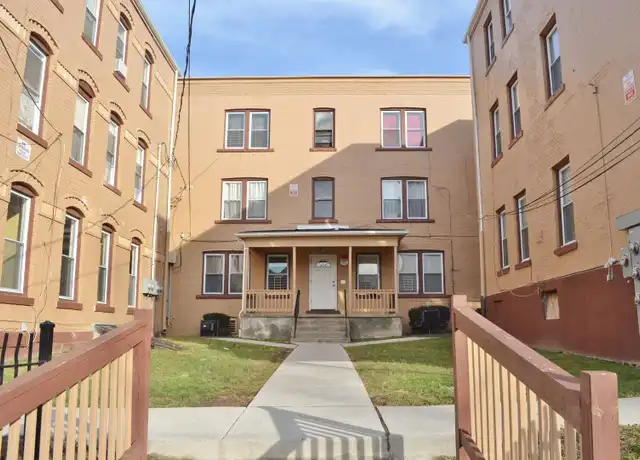 Property at 10 Winter St Unit 4, Hartford, CT, 06120, 1 bed, 1 bath, [object Object]