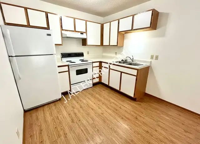 Property at 904 Riverfront Rd Unit 14, Norfolk, NE, 68701, 1 bed, 1 bath, [object Object]