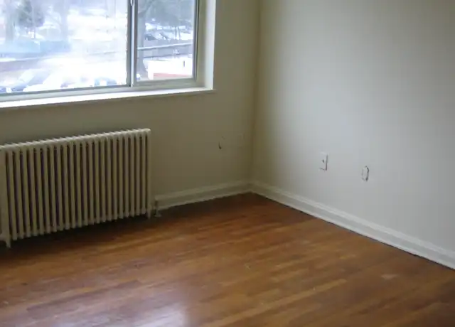 Property at 540 N Thomas St Unit 11, Arlington, VA, 22203, 1 bed, 1 bath, [object Object]