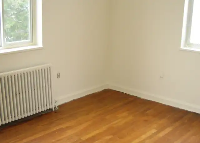 Property at 540 N Thomas St Unit 11, Arlington, VA, 22203, 1 bed, 1 bath, [object Object]