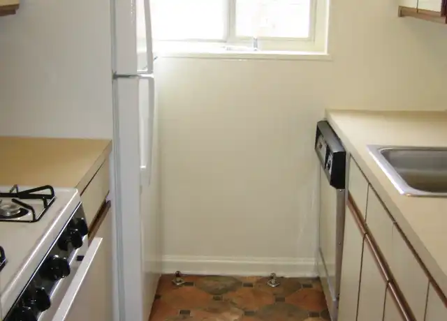 Property at 540 N Thomas St Unit 11, Arlington, VA, 22203, 1 bed, 1 bath, [object Object]