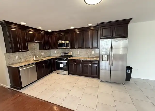 Property at 117 Library St Unit 3, Chelsea, MA, 02150, 3 beds, 1 bath, [object Object]