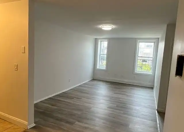 Property at 117 Wade St Unit 3BR, Jersey City, NJ, 07305, 3 beds, 1.5 baths, [object Object]