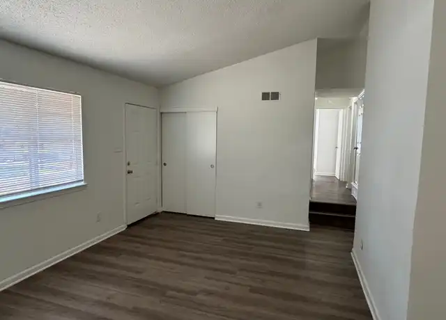 Property at 808 Mohawk Ave, Memphis, TN, 38109, 4 beds, 1 bath, [object Object]