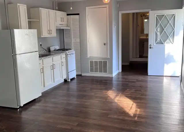 Property at 800 Mamie St Unit 4, Hattiesburg, MS, 39401, 1 bed, 1 bath, [object Object]