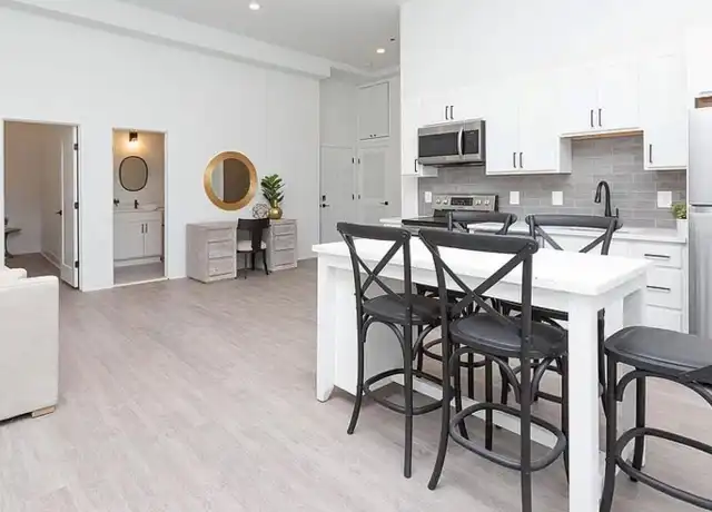 Property at 211 Saint Paul Pl Unit 102, Baltimore, MD, 21202, 1 bed, 1 bath, [object Object]