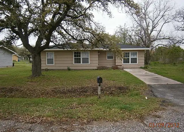 Property at 225 Nanlee St, La Marque, TX, 77568, 3 beds, 2 baths, [object Object]