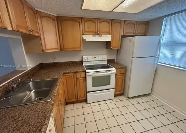 Property at 5200 NW 31st Ave #2, Fort Lauderdale, FL, 33309, 2 beds, 2 baths, [object Object]