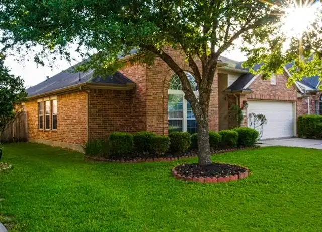 Property at 12814 Quail Creek Dr, Pearland, TX, 77584, 3 beds, 2 baths, [object Object]