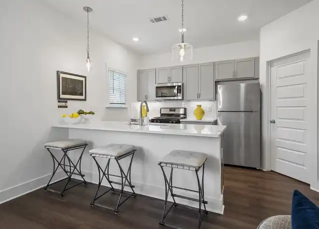 Property at Turnberry Park - 205 Cottage Dr, Gardendale, AL, 35071, 1-2 bed, 1-2.5 bath, [object Object]