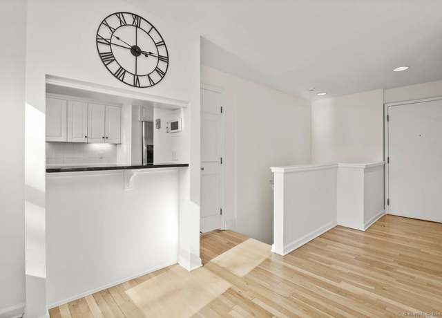 Photo of 15 Lafayette Ct Unit 1B, Greenwich, CT 06830