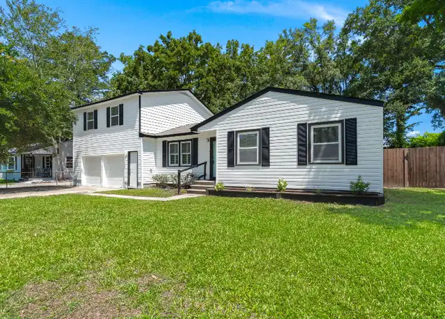 Property at 2720 N Oakridge Cir, North Charleston, SC, 29420, 6 beds, 2 baths, [object Object]
