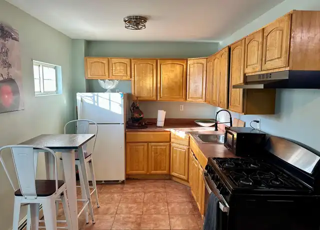 Property at 9901 Seaview Ave, Brooklyn, NY, 11236, 2 beds, 1 bath, [object Object]