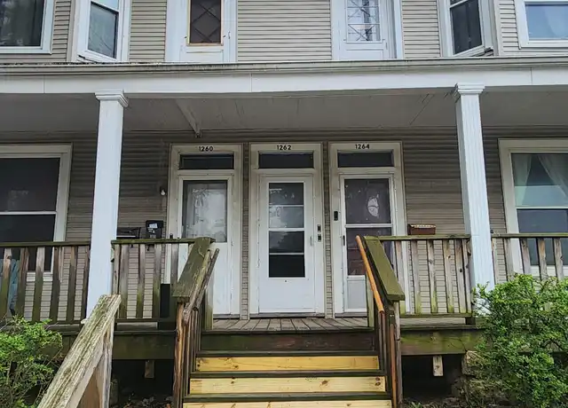 Property at 1262 University Ave Unit 3, Dubuque, IA, 52001, 1 bed, 1 bath, [object Object]