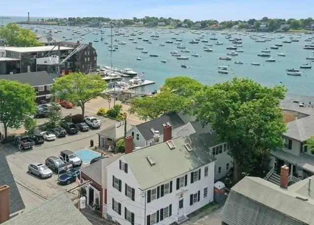 Property at 61 Front St #2, Marblehead, MA, 01945, 2 beds, 1 bath, [object Object]