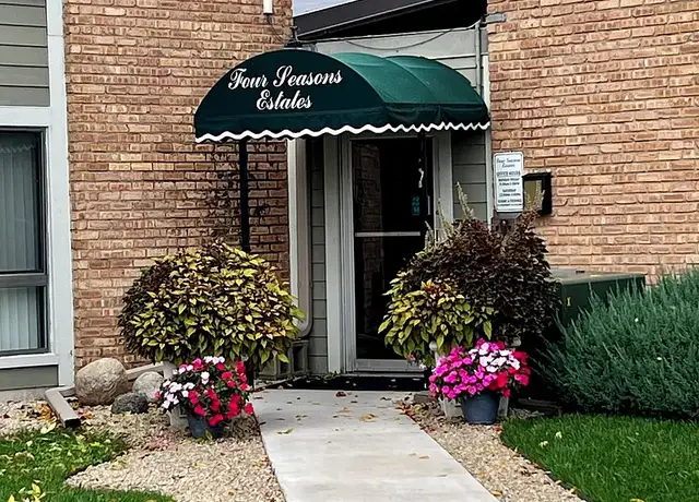 Photo of 9700 37th Pl N, Plymouth, MN 55441