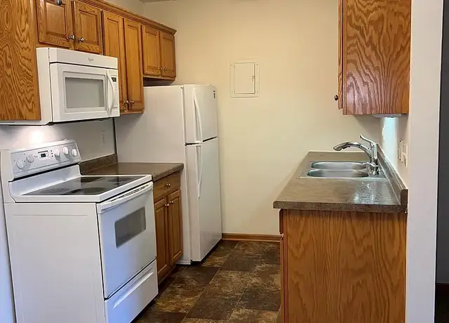 Photo of 9700 37th Pl N, Plymouth, MN 55441