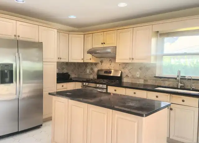 Property at 428 Highland Ave, Palisades Park, NJ, 07650, 3 beds, 3 baths, [object Object]