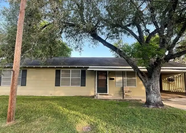 Property at 210 Maurine St, Cuero, TX, 77954, 3 beds, 2 baths, [object Object]