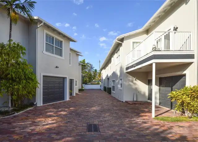 Property at 271 SE 22nd St, Fort Lauderdale, FL, 33316, 2 beds, 2.5 baths, [object Object]