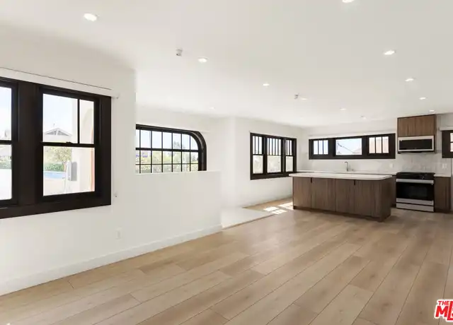 Property at 2528 4th St, Santa Monica, CA, 90405, 2 beds, 1 bath, [object Object]