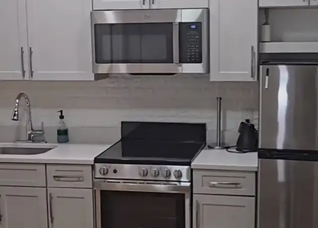 Property at 68 Main St Unit 202, Everett, MA, 02149, 1 bed, 1 bath, [object Object]