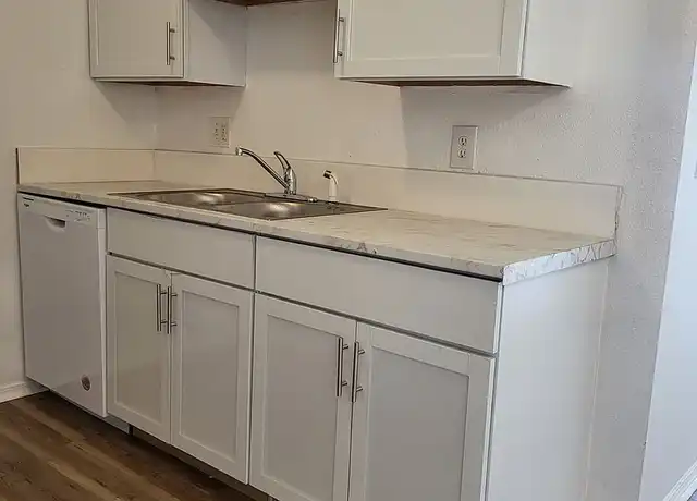Property at Knollwood Apartments - 1018 S 107th East Ave, Tulsa, OK, 74128, 2 beds, 1 bath, [object Object]