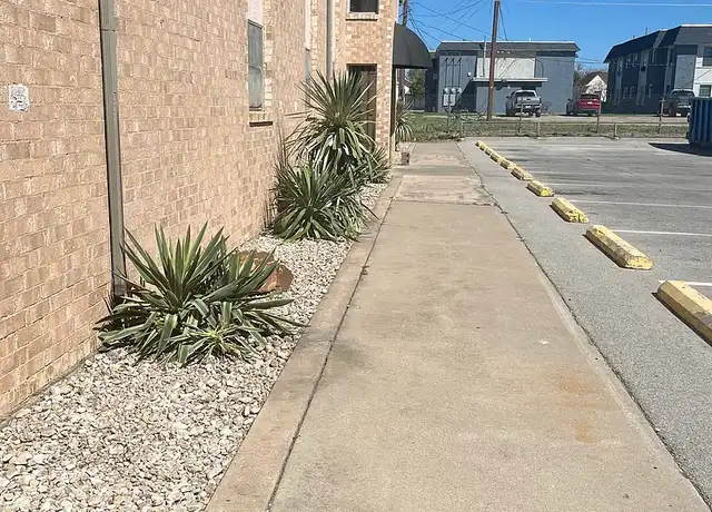 Property at Harris Ave Apartments - 318 E Harris Ave, San Angelo, TX, 76903, 1 bed, 1 bath, [object Object]
