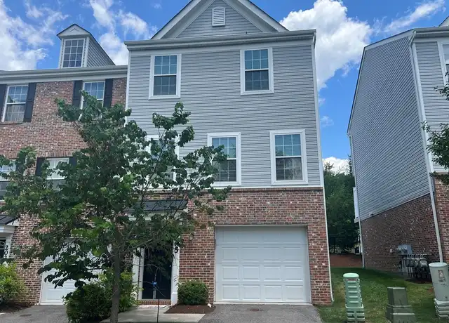 Property at 205 Faulk Dr, Warrendale, PA, 15086, 3 beds, 2.5 baths, [object Object]