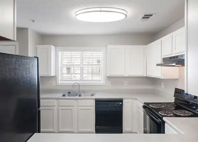 Property at Creekside Apartments - 3637 Pleasantdale Rd, Atlanta, GA, 30340, 1-2 bed, 1-2 bath, [object Object]