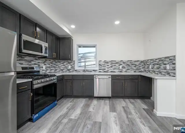 Property at 287 Orange St Apt 3, Newark, NJ, 07103, 2 beds, 1 bath, [object Object]