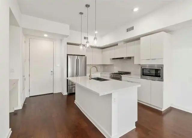 Property at 207 W Johanna St #206, Austin, TX, 78704, 1 bed, 1 bath, [object Object]