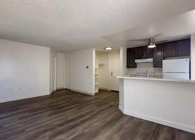 Property at 1225 E Grand Ave, Escondido, CA, 92027, 1 bed, 1 bath, [object Object]
