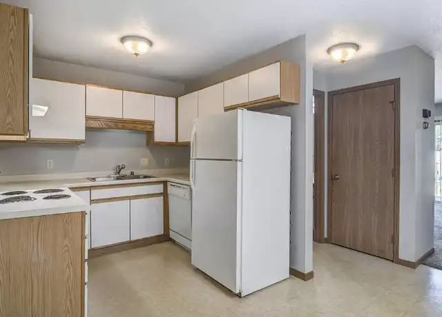 Property at 3205 Oak Knoll Dr Unit 2, Eau Claire, WI, 54701, 2 beds, 1.5 baths, [object Object]