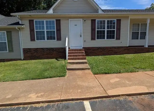 Property at 642 W 13th St, Newton, NC, 28658, 2 beds, 2 baths, [object Object]
