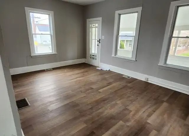 Property at 4302 Fenwick Ave, Cleveland, OH, 44113, 1 bed, 1 bath, [object Object]