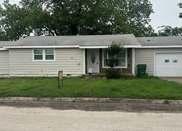 Property at 101 E Williams St, Bowie, TX, 76230, 3 beds, 2 baths, [object Object]