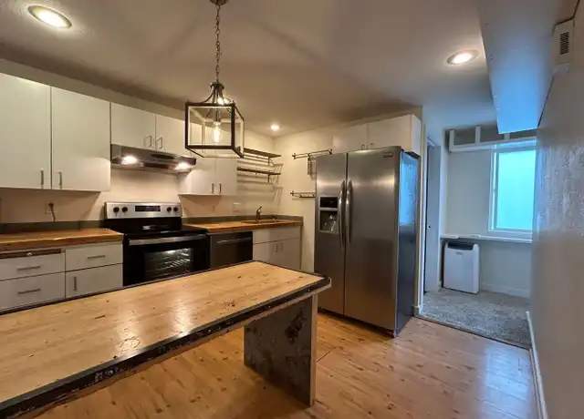 Property at 2254 Maplewood Dr S, Salem, OR, 97306, 2 beds, 1.5 baths, [object Object]