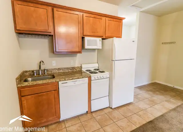 Property at 1117 N 11th St Unit B1 Upstairs, Manhattan, KS, 66502, 1 bed, 1 bath, [object Object]