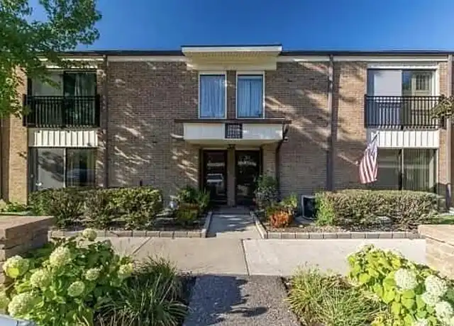 Property at 18220 University Park Dr, Livonia, MI, 48152, 2 beds, 1 bath, [object Object]