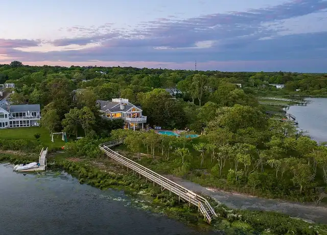 Property at 134 Middle Pond Rd, Southampton, NY, 11968, 4 beds, 6 baths, [object Object]