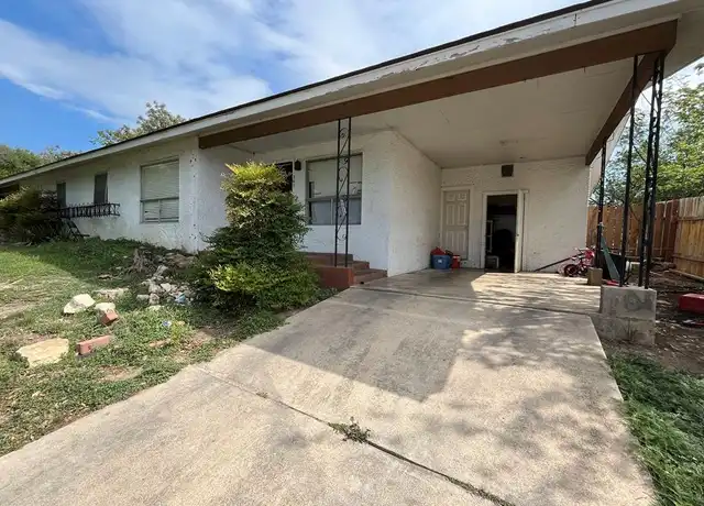 Property at 101 Poco Vista Dr, Kerrville, TX, 78028, 3 beds, 1 bath, [object Object]