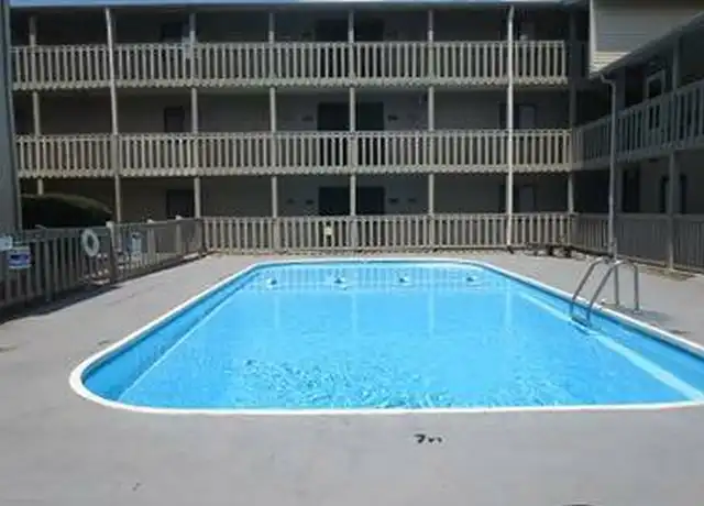 Property at 717 S Randolph St Unit 22, Champaign, IL, 61820, 3 beds, 1 bath, [object Object]
