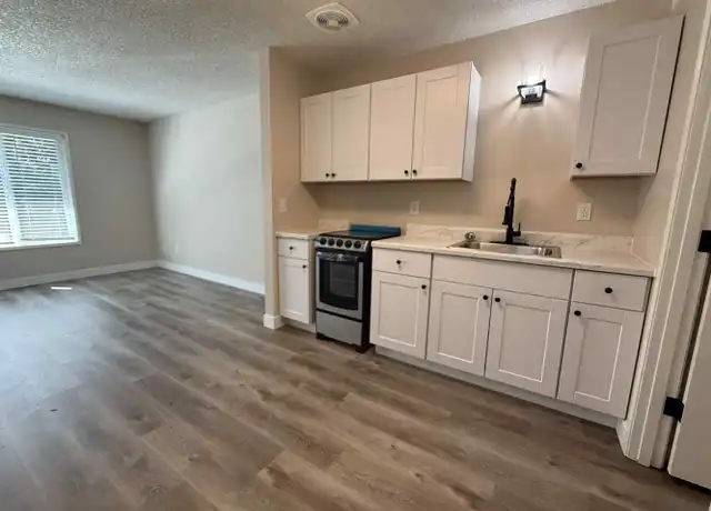 Property at 12540 SE Powell Blvd Unit 07, Portland, OR, 97236, 1 bed, 1 bath, [object Object]