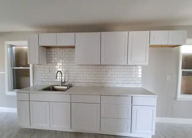 Property at 109 Chapel St Unit 2, New Haven, CT, 06513, 4 beds, 1 bath, [object Object]