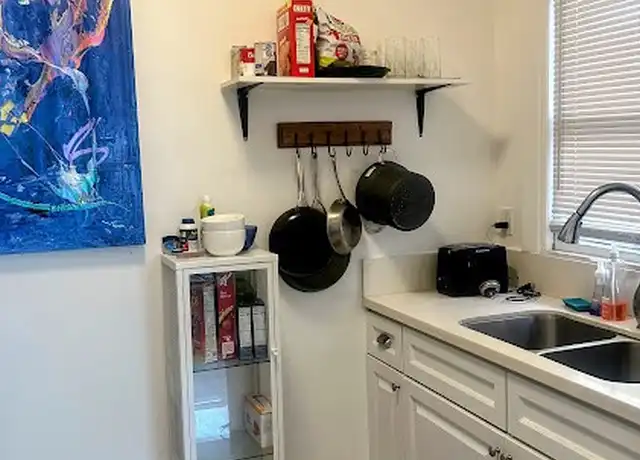 Property at 22 Paloma Ave Unit C, Venice, CA, 90291, 1 bed, 1 bath, [object Object]