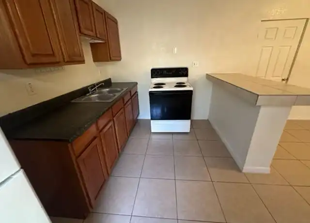 Property at 107 A St Unit 4, Lake Wales, FL, 33853, 1 bed, 1 bath, [object Object]