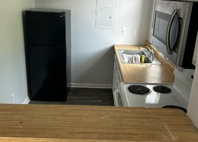 Property at 1330 I St Apt G, Bedford, IN, 47421, 1 bed, 1 bath, [object Object]