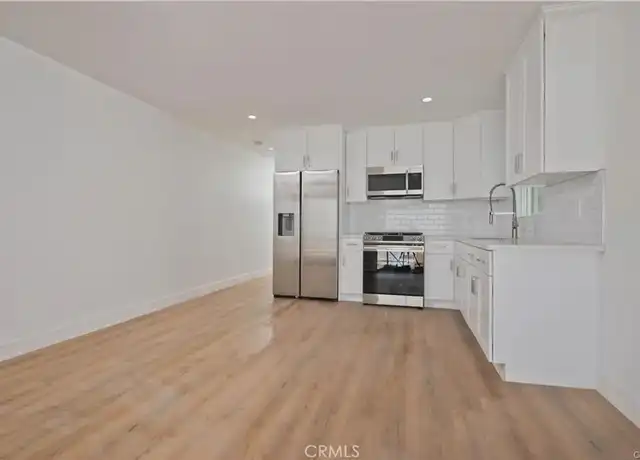 Property at 6962 Shoshone Ave, Lake Balboa, CA, 91406, 1 bed, 1 bath, [object Object]